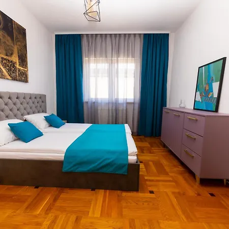 Khalilah Aparthotel *